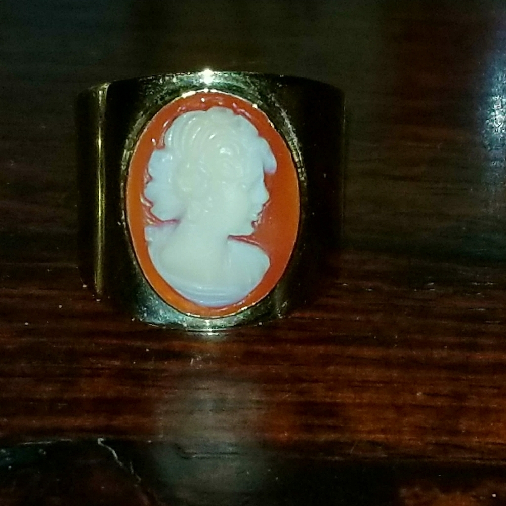 Cameo 14kt Gold Ring